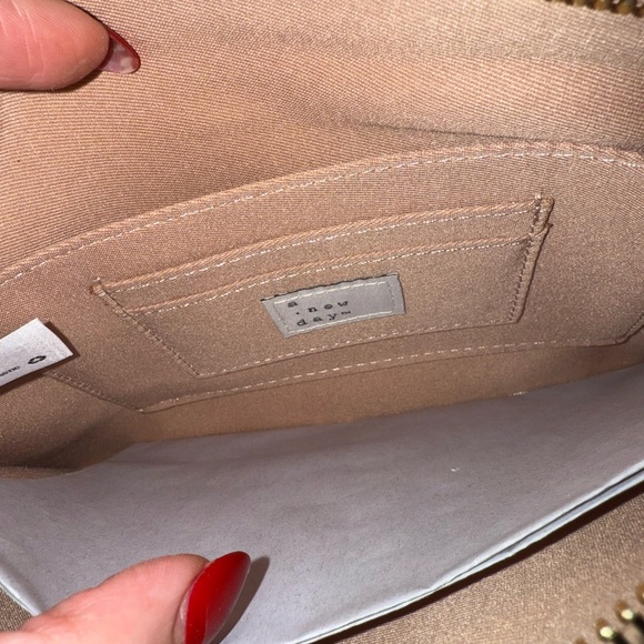 Chic Tan Snakeskin Pattern Wrislet - Picture 5 of 7